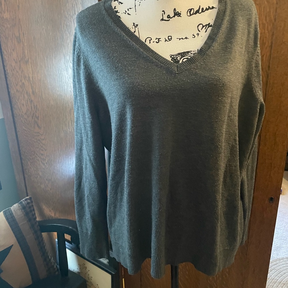 1x Grey Sweater vneck